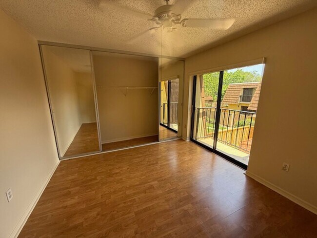 Building Photo - 5381 Elm Ct