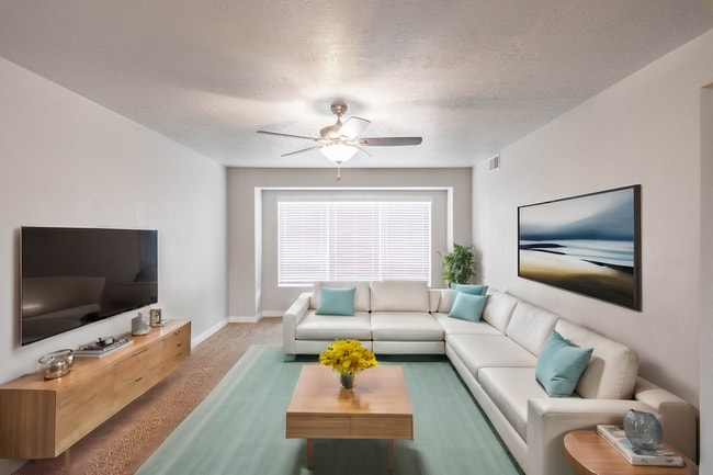 Building Photo - Lovely 3-Bed, 2-Bath Condos in the Distric...