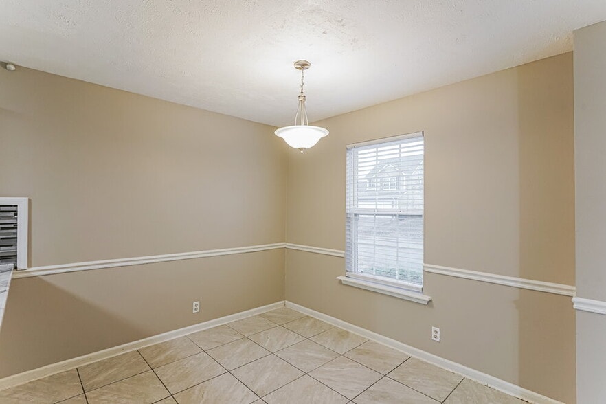 Building Photo - 1043 Tom Hailey Blvd