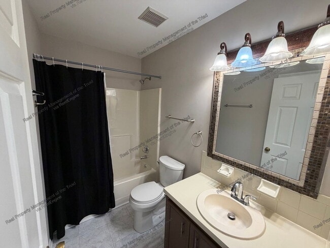 Building Photo - 243 Olde Vineyard Ct