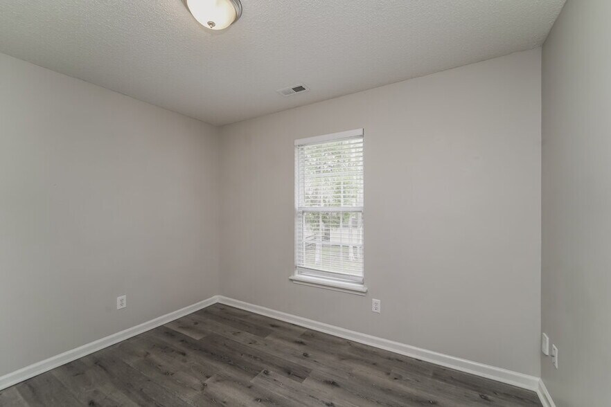 Building Photo - 5727 Hedgecrest Pl