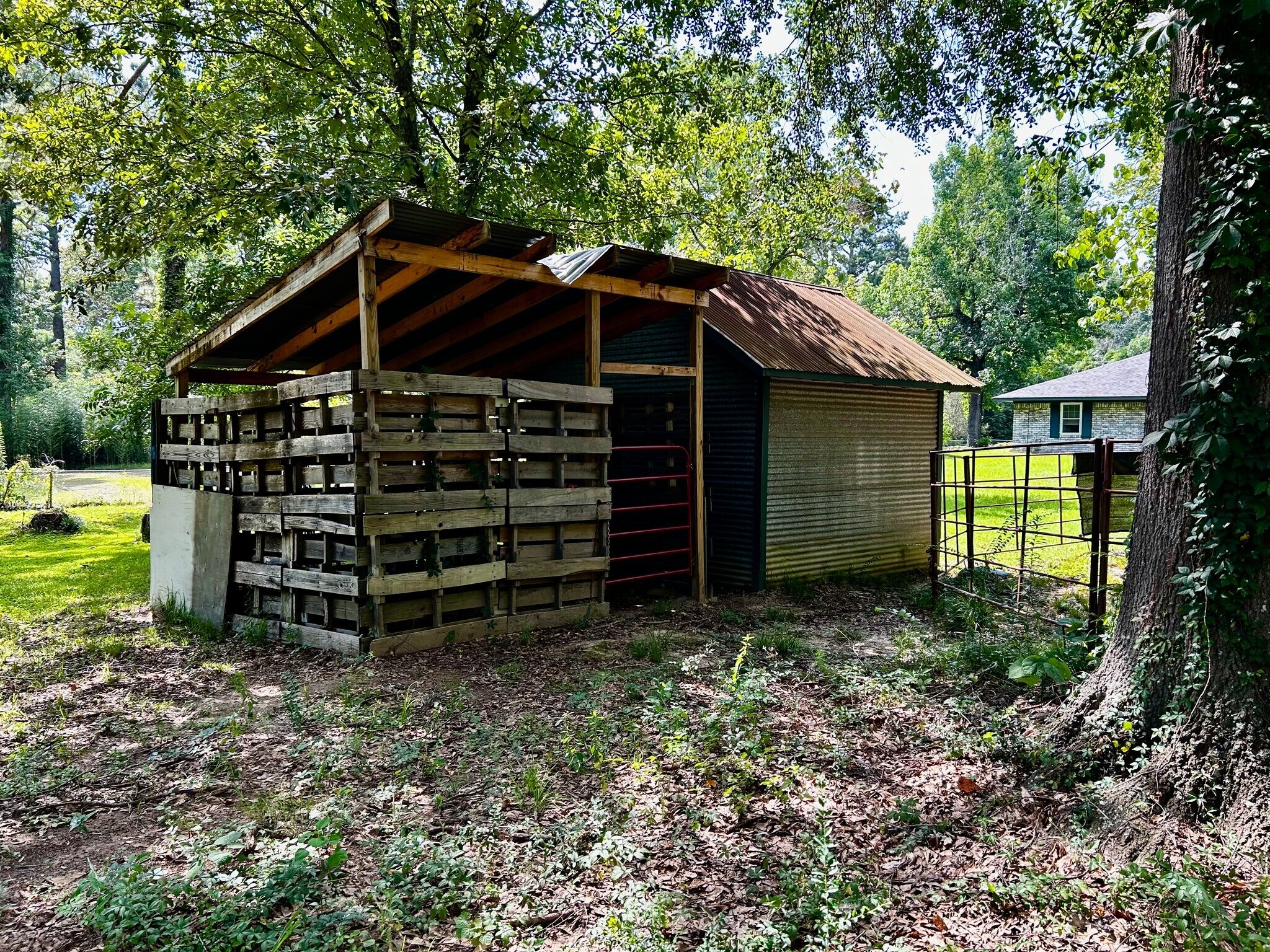 Building Photo - 204 East Rd