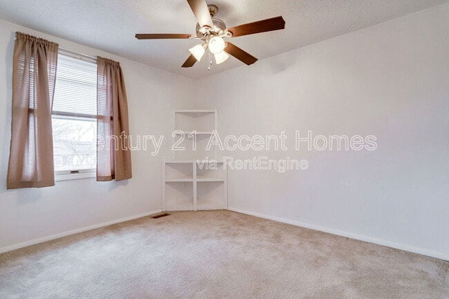 Building Photo - 5328 Larochelle Ct