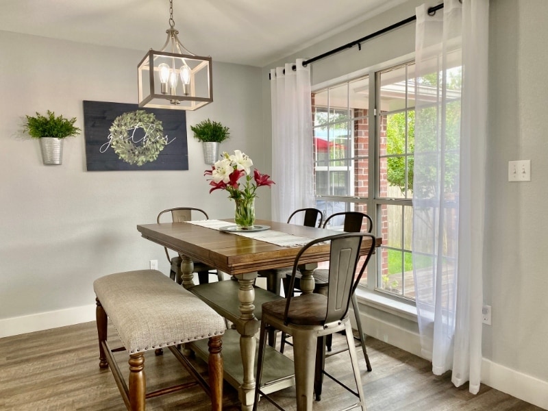 Building Photo - 110 Honeysuckle Ct