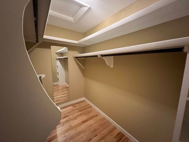 Building Photo - 3511 E Cinnamon Pl