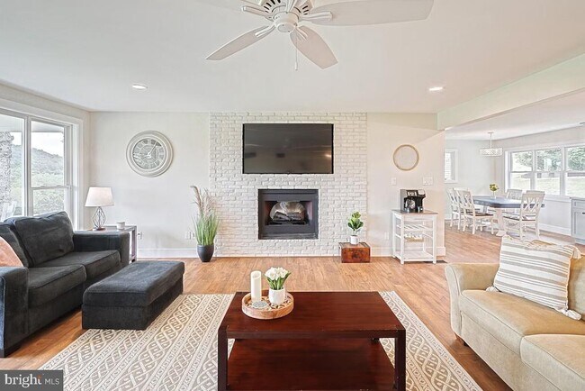 Building Photo - 790 Bendersville Wenksville Rd