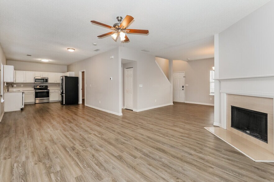 Building Photo - 1618 Thornwick Trace