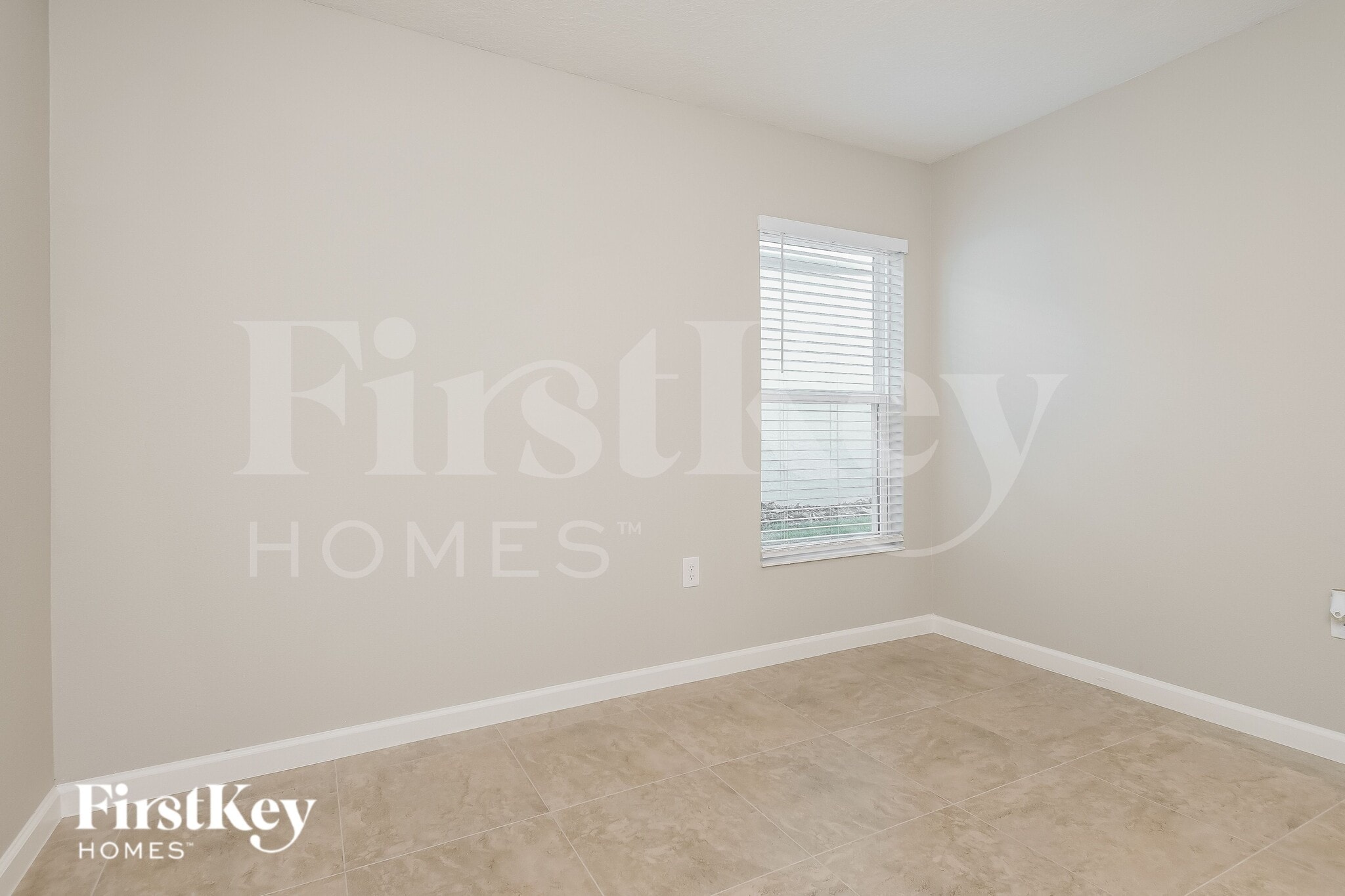 Building Photo - 618 Lindbergh Wy