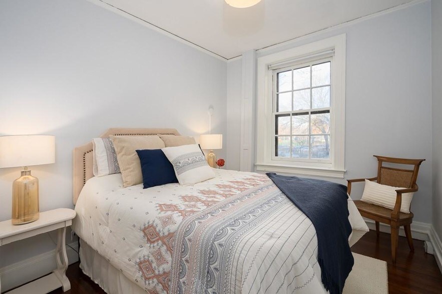 Building Photo - 112 Pinckney St