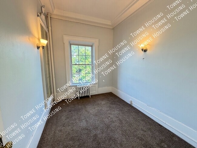 Building Photo - 479 Delaware Ave