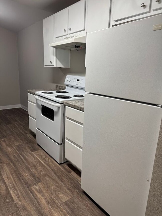 Building Photo - Life Just Got Better Come See For Yourself...