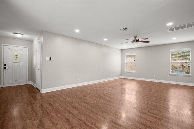 Building Photo - 424 Emma Rose Trail