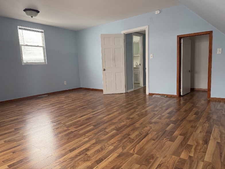 Building Photo - 3525 W Fullerton Ave