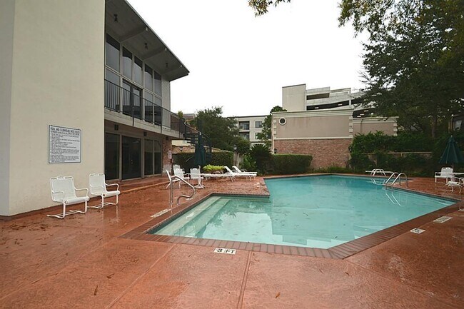 Building Photo - 15040 Kimberley Ct