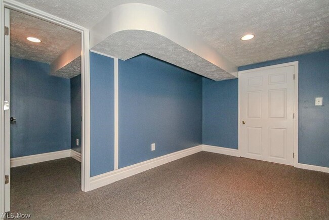 Building Photo - 12433 Webster Rd
