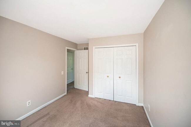 Building Photo - 17 Banbury Ct