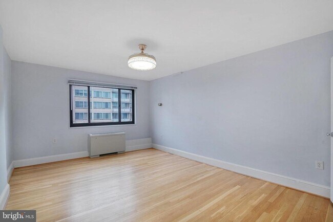 Building Photo - 1200 S Arlington Ridge Rd