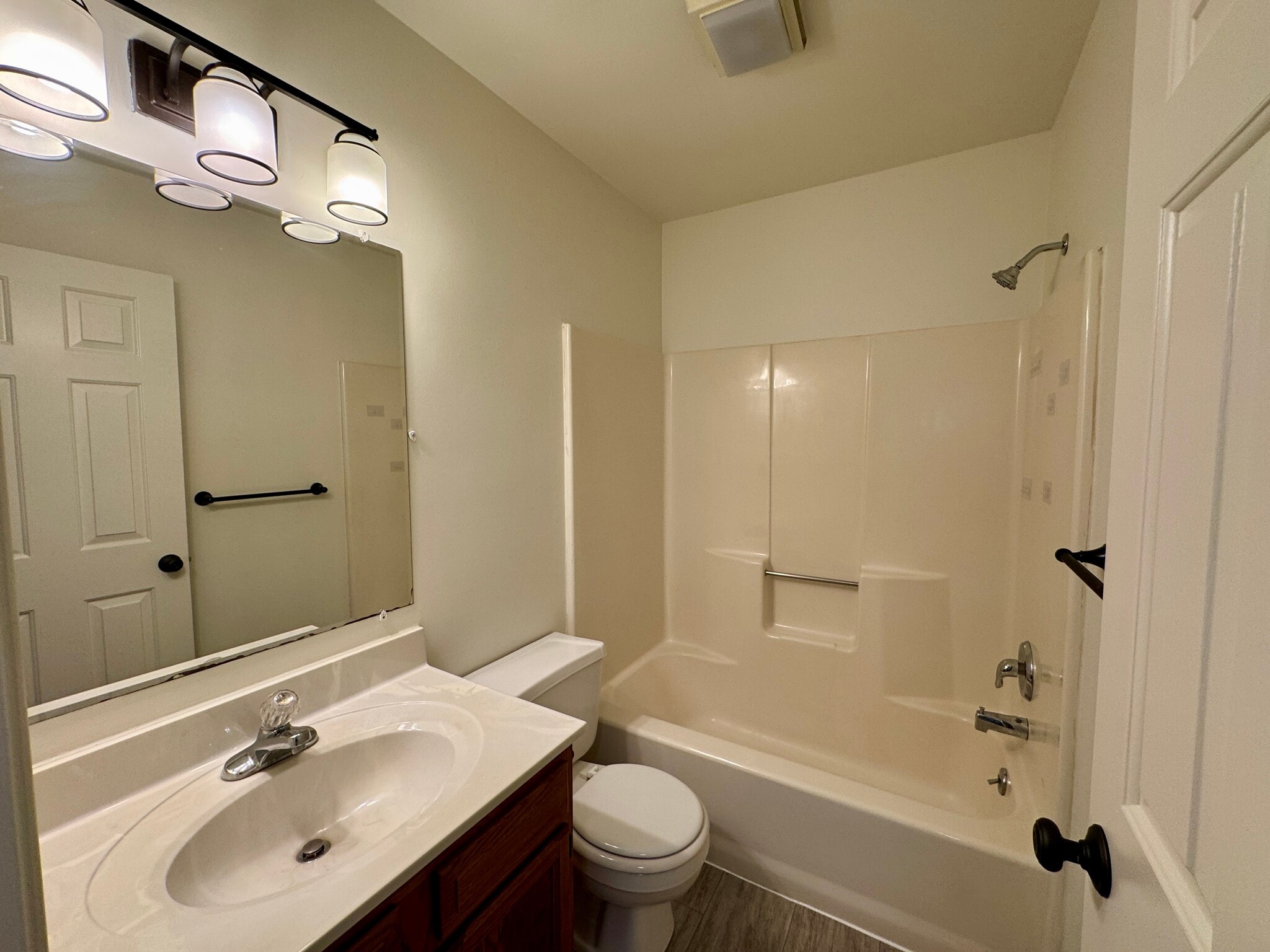 Building Photo - 106 Chukar Ct