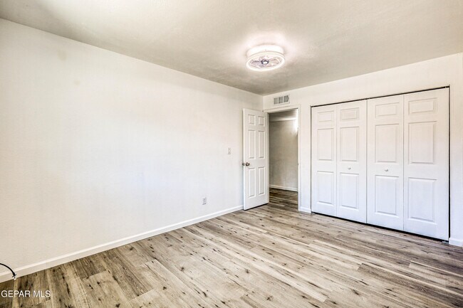 Building Photo - 3010 Barkarian Pl