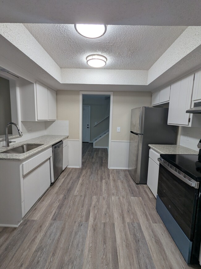 Kitchen with New Granite countertops - 6720 Elk Canyon Rd