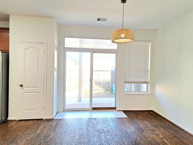 Building Photo - 13134 Stratford Skies Ln