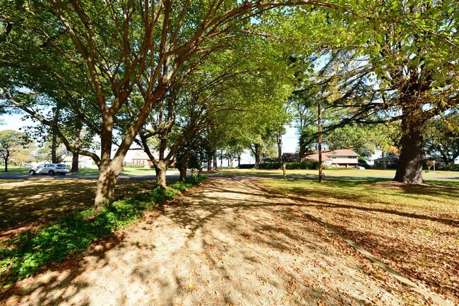 Building Photo - Water View, private wooded lot on dead end...