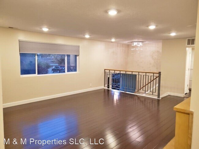 Building Photo - 4 br, 3 bath House - 2312 E Catalina Dr