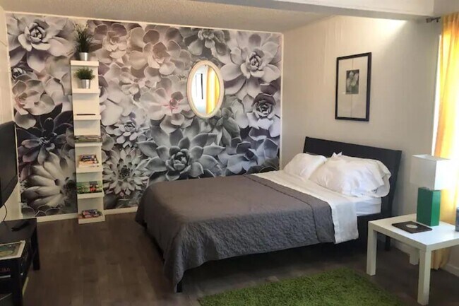 Building Photo - 5909 Bolm Rd