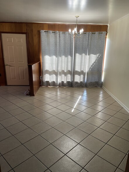 Building Photo - 407 W Stephen Foster Ave