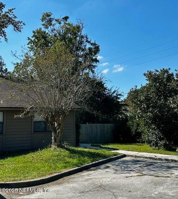 Building Photo - 8060 Village Gate Ct