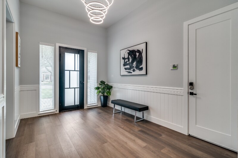 Building Photo - 1010 W Avenue F