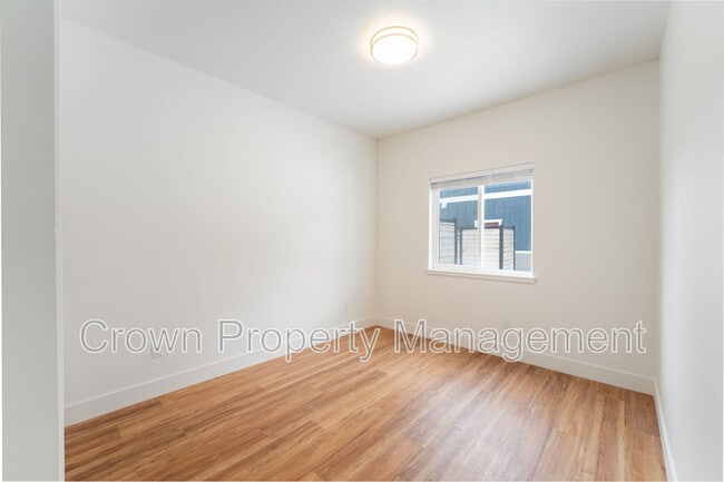 Building Photo - 68 Legend Trail