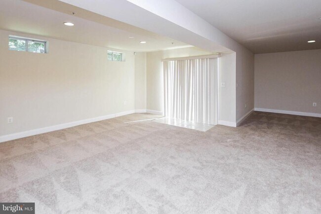 Building Photo - 13003 Belle Meade Trace