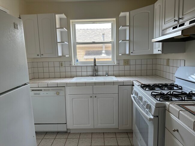 kitchen - 551 59th St