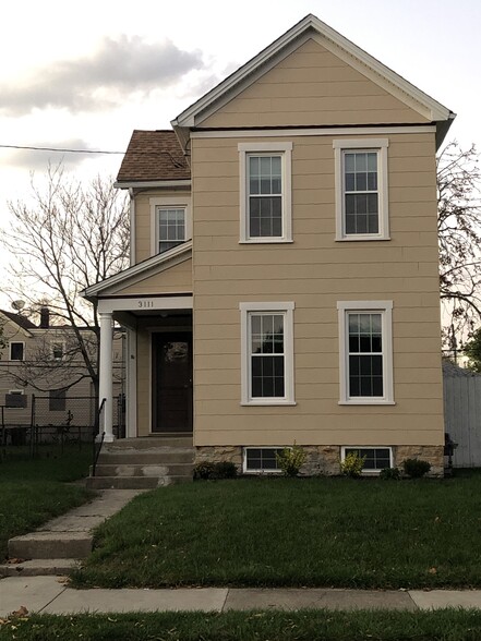 Primary Photo - 3111 E 5th St