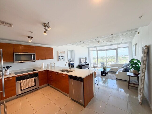 Building Photo - 3250 NE 1st Ave