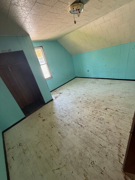 Building Photo - 26 E 1st St