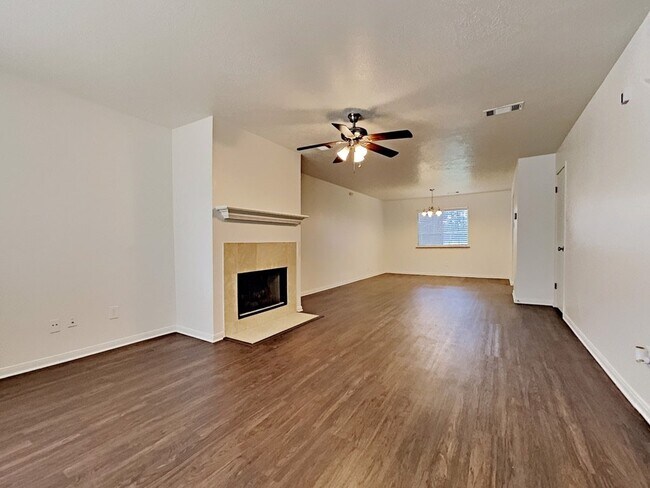 Building Photo - 2738 Springstone Dr