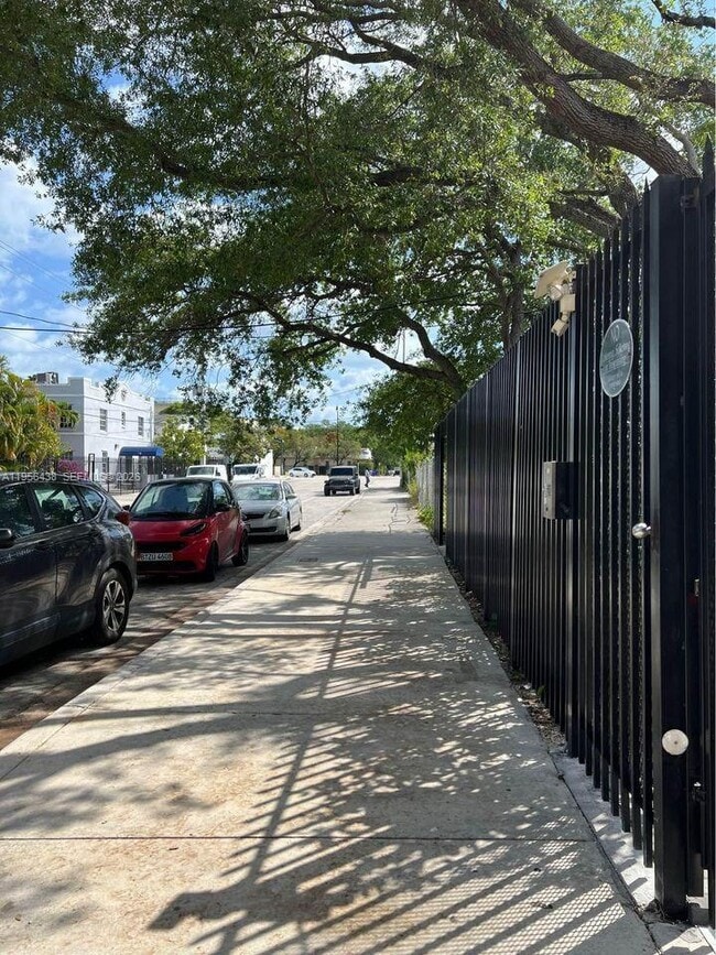 Building Photo - 544 NE 62nd St