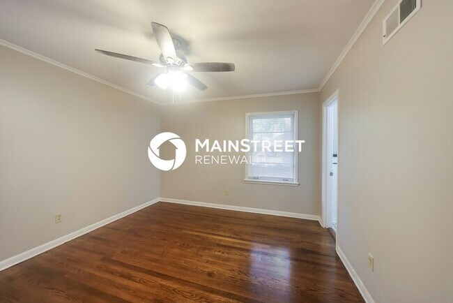 Building Photo - 3 Bedroom Pet-Friendly Home in Memphis, TN with Main Street Renewal