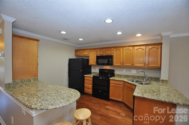 Building Photo - 8421 Southgate Commons Dr