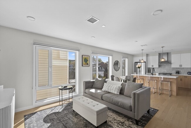 Building Photo - 457 W Broadway