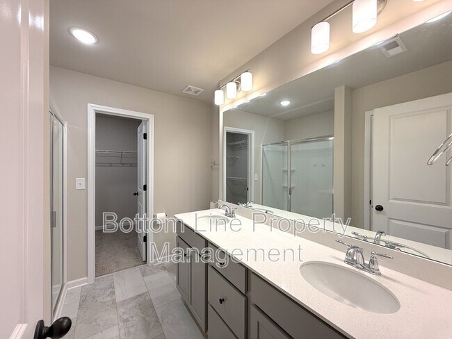 Building Photo - 8128 Stonemere Ln