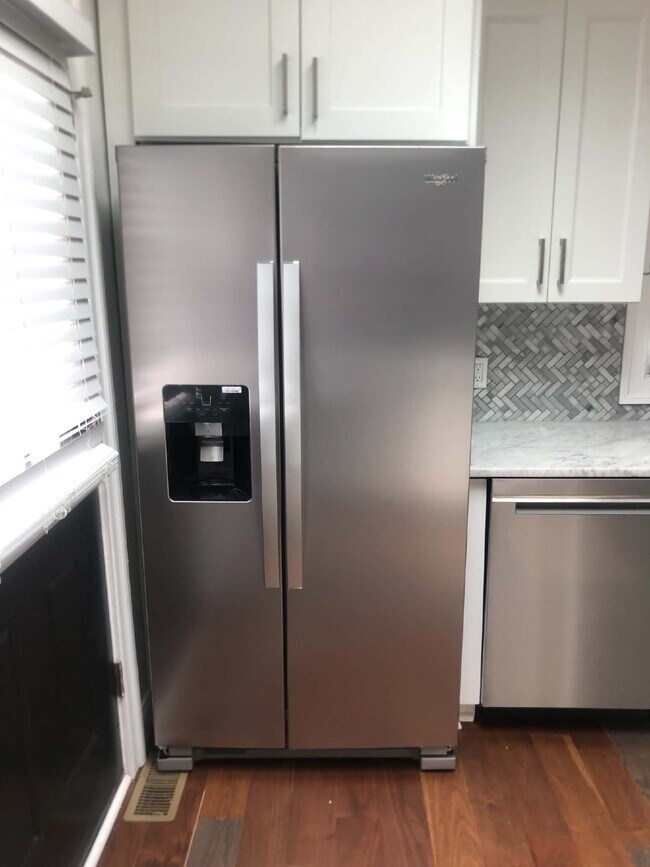 Building Photo - Newly Renovated 3BR/2.5BA Home in NE DC – Move-In Ready!