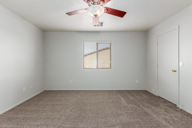 Building Photo - 2574 E Meadow Mist Ln