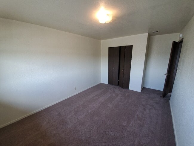 Building Photo - 431 S 16th St