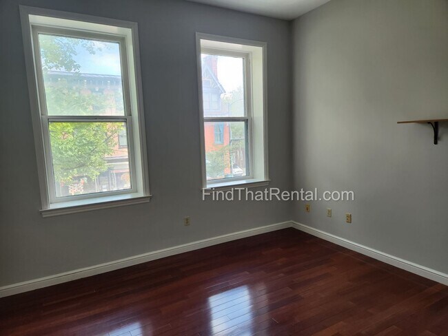 Building Photo - 34 S Hanover St