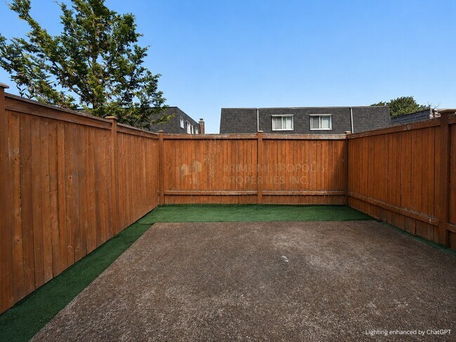 Building Photo - 117 146th Ave SE