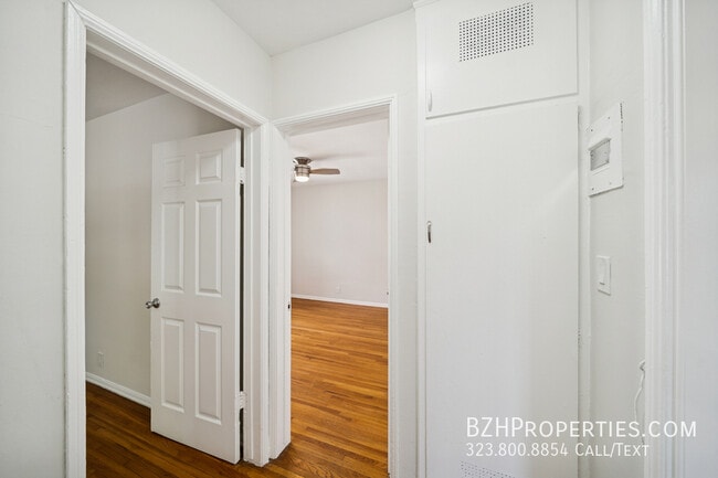Building Photo - 7571 Willoughby Ave