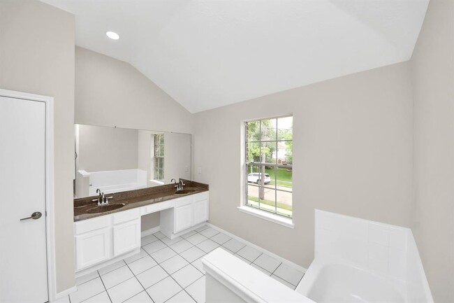 Building Photo - 16731 Sussex Dr